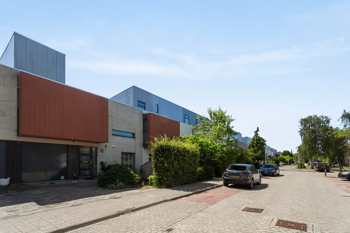 Foto 4 van Purperreiger 54