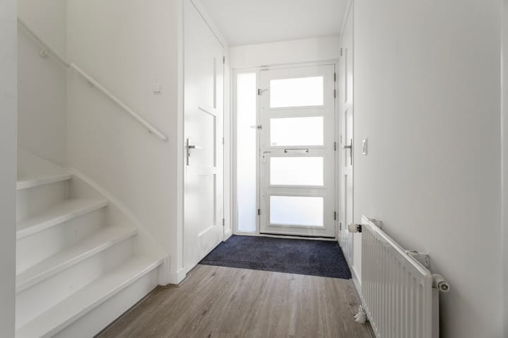 Foto 5 van Purperreiger 54