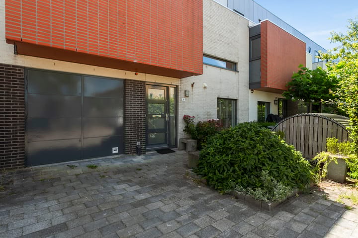 Foto 33 van Purperreiger 54