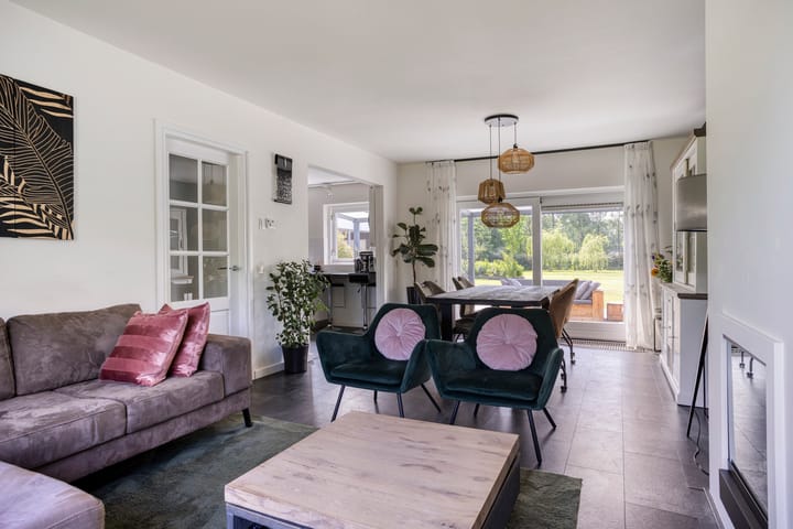 Photo 11 of Bloemendaalweg 10-A