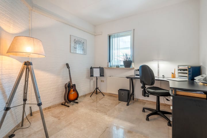 Photo 14 of Liguster 22