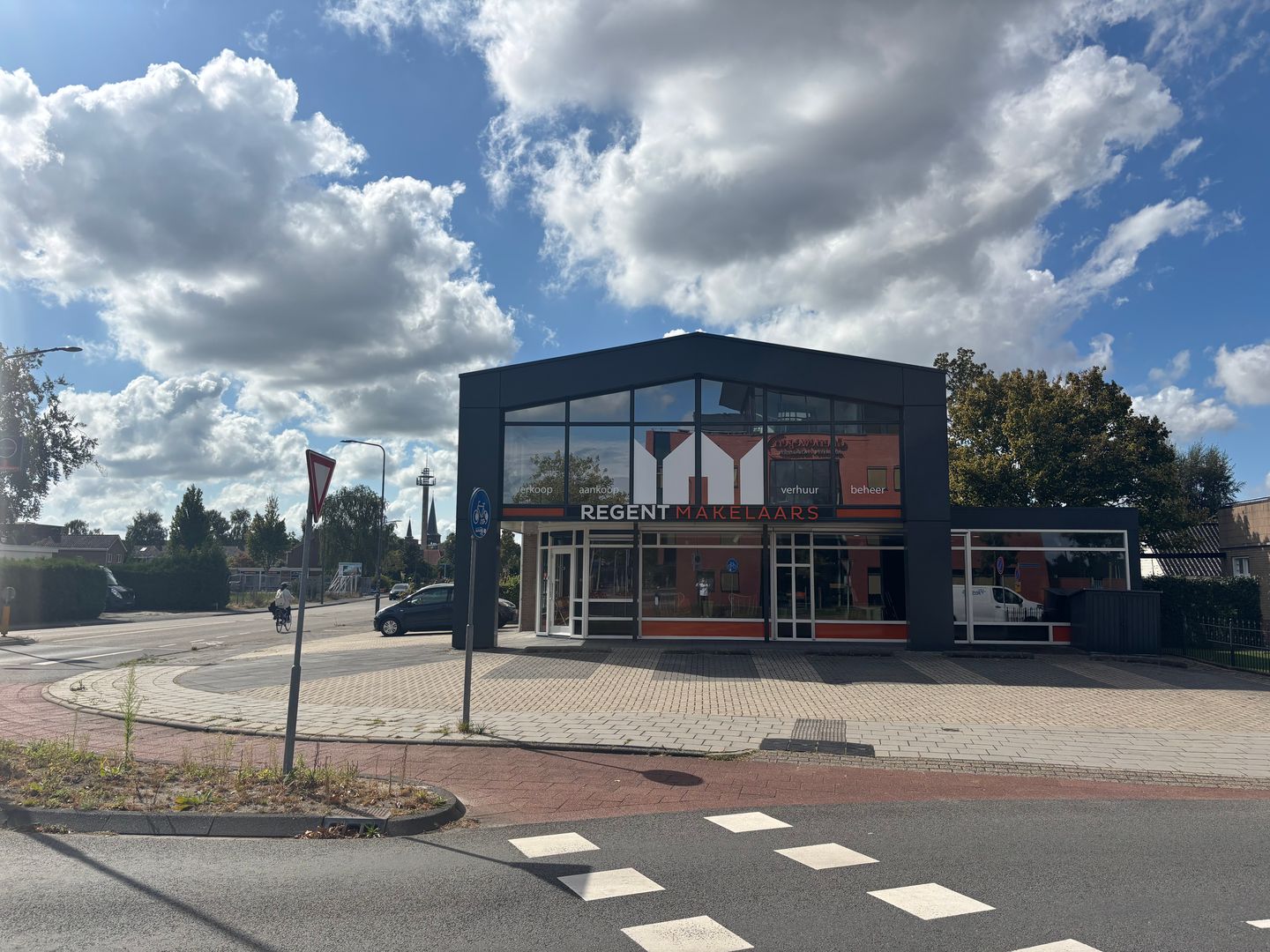 Bekijk foto 2 van K R Poststraat 87