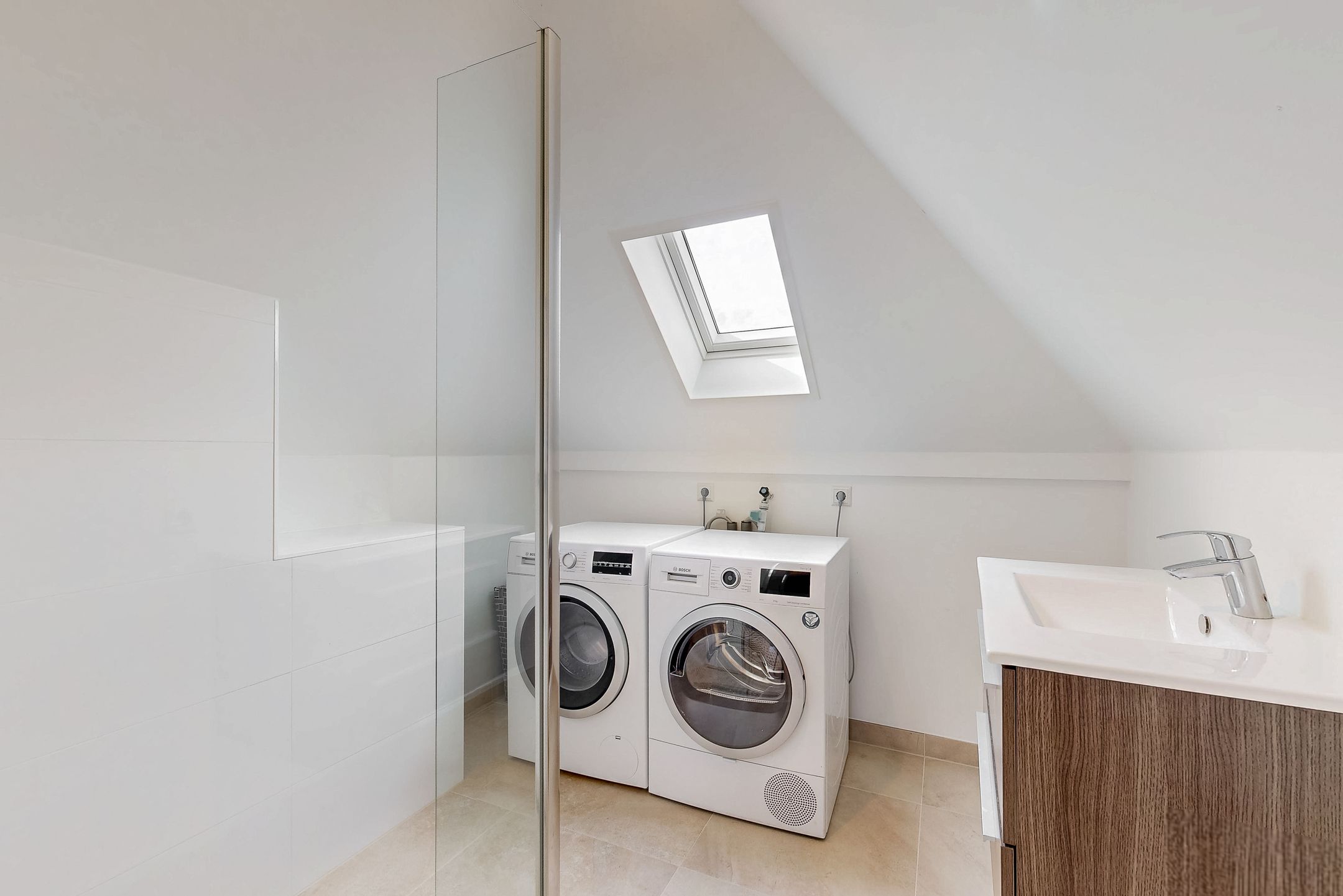 Foto 39 van Burgemeester Van der Hoevenlaan 52