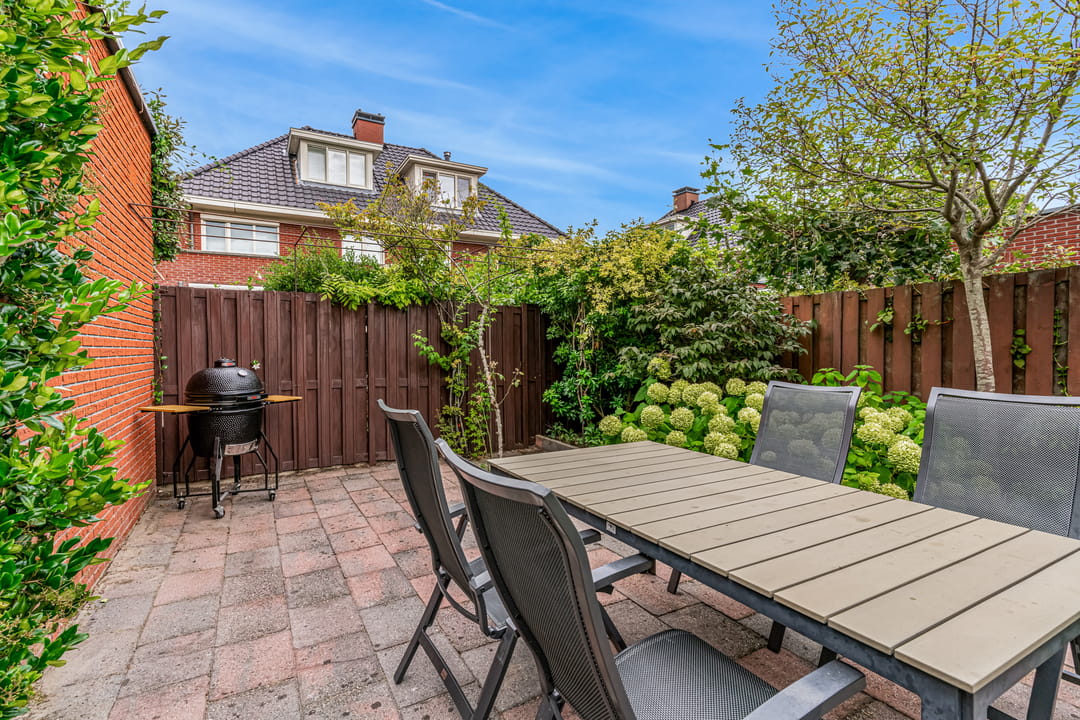 Foto 46 van Burgemeester Van der Hoevenlaan 52