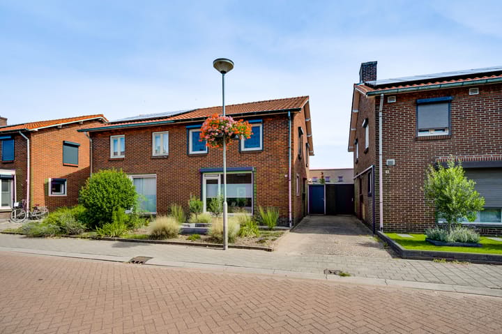 Foto 1 van Doctor Poelsstraat 7