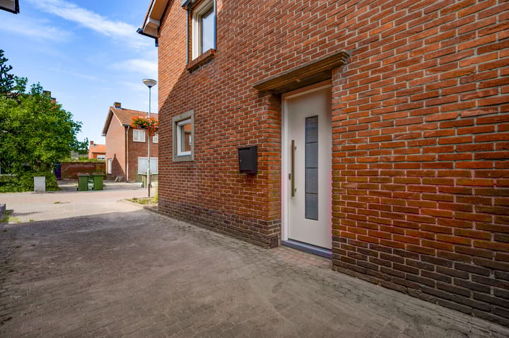 Foto 10 van Doctor Poelsstraat 7