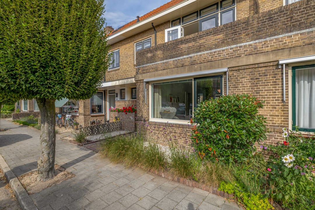 Photo 8 of Olivier van Noortstraat 18