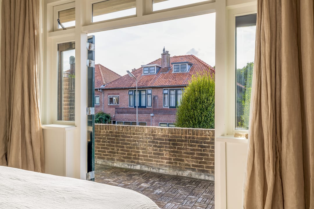 Photo 32 of Olivier van Noortstraat 18