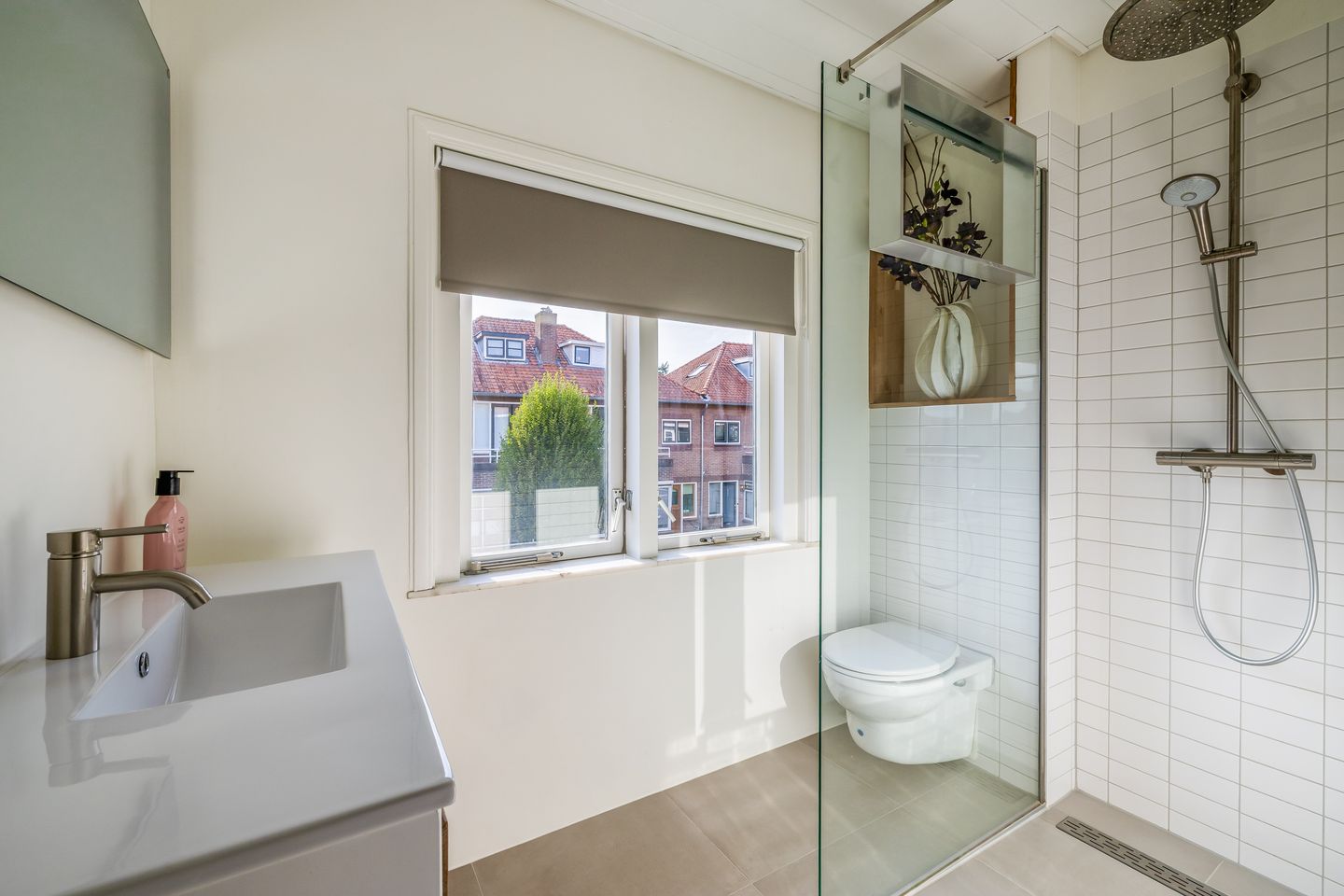 Photo 35 of Olivier van Noortstraat 18