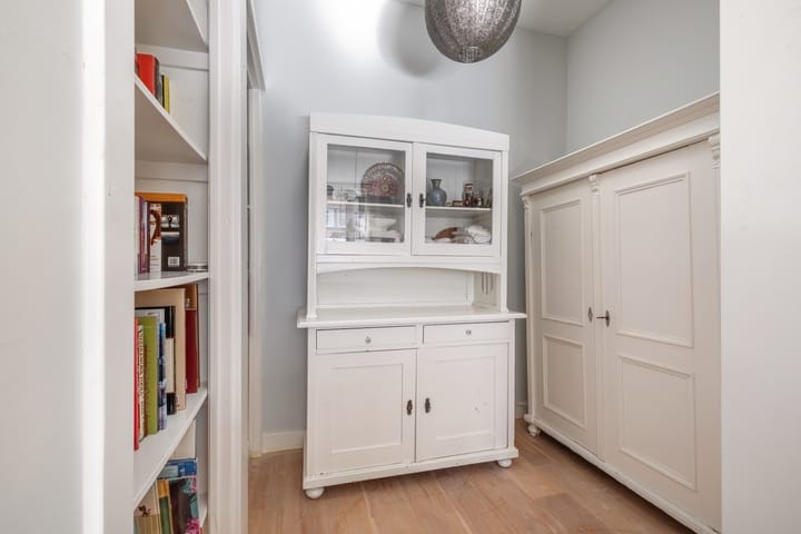 Photo 10 of Aalsmeerweg 82-H