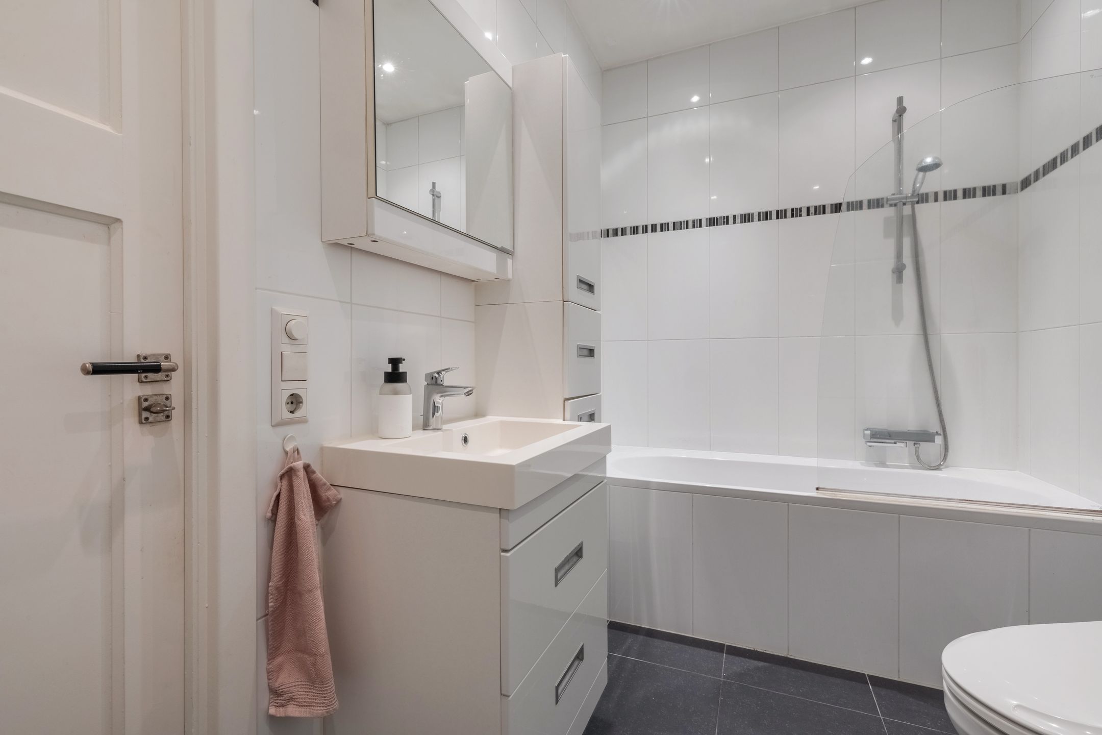 Foto 24 van Aalsmeerweg 82-H