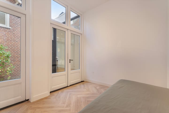 Foto 18 van Burgemeester van Nispen van Sevenaerstraat 5-A