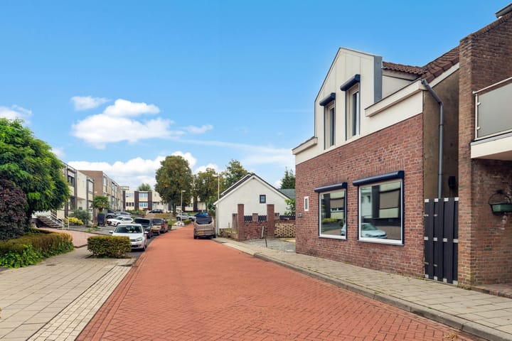 Foto 29 van Erensteinerstraat 65