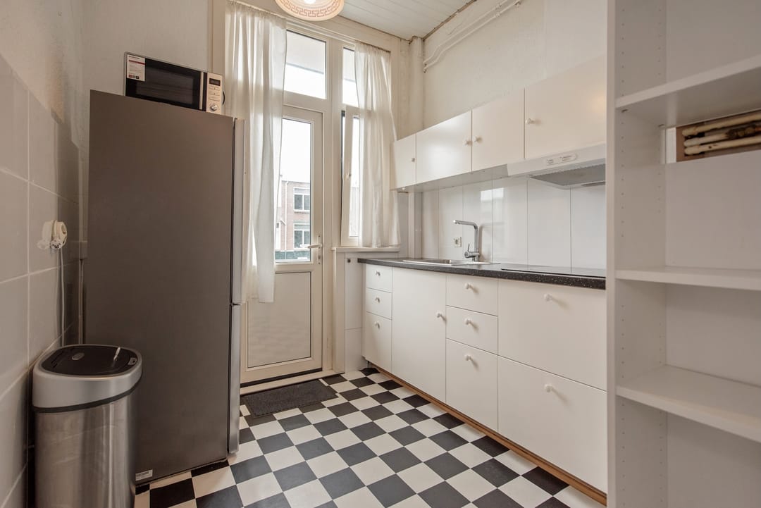 Foto 13 van Caan van Necklaan 86