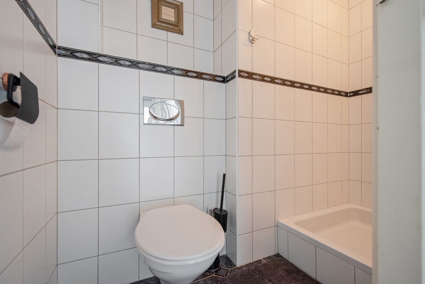 Foto 19 van Caan van Necklaan 86