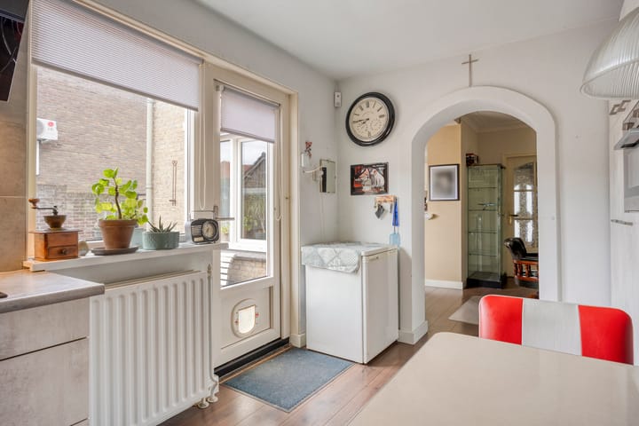 Photo 20 of Schadewijkstraat 36