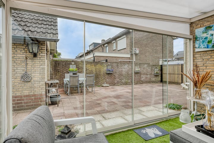 Photo 40 of Schadewijkstraat 36