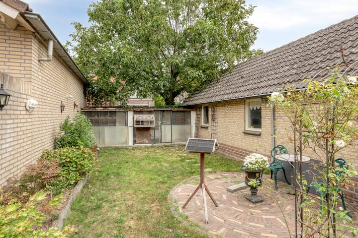 Photo 41 of Schadewijkstraat 36