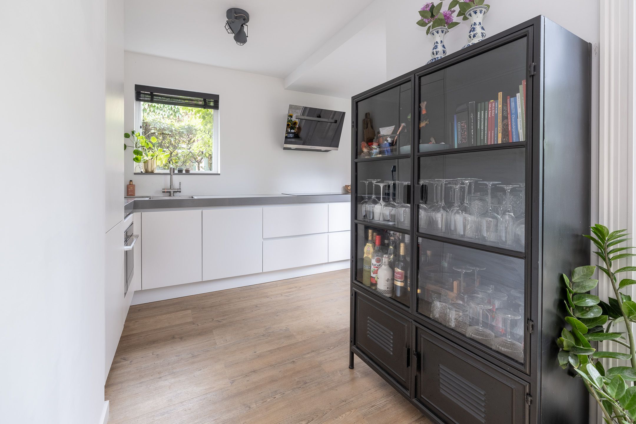 Photo 12 of Oude Rijksstraatweg 8-A