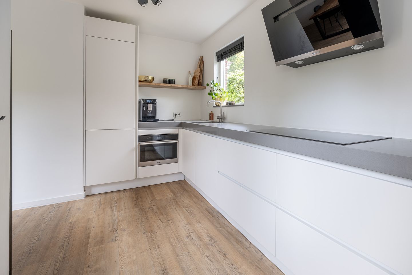 Photo 14 of Oude Rijksstraatweg 8-A