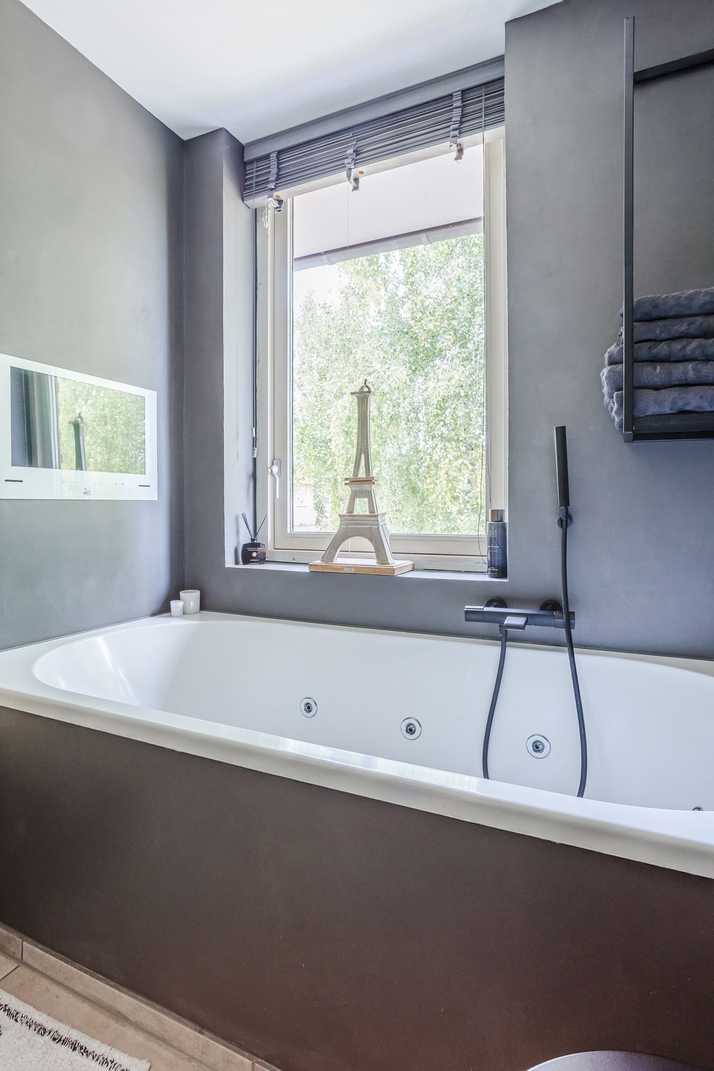 Photo 35 of Donald Ducklaan 18