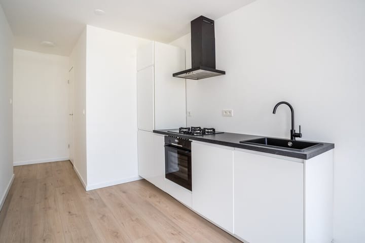 Photo 5 of Haarlemmerweg 185-1