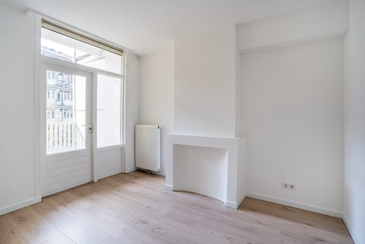 Photo 9 of Haarlemmerweg 185-1