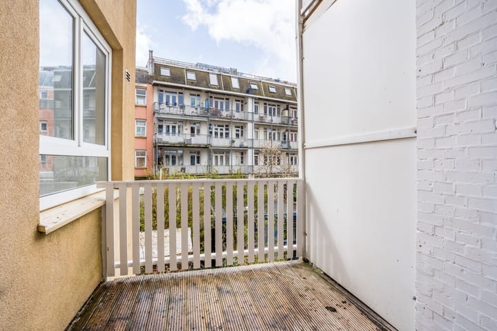 Photo 12 of Haarlemmerweg 185-1