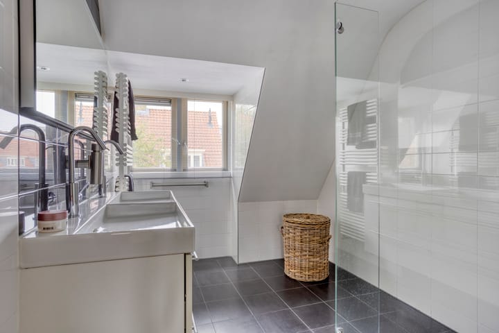 Foto 16 van Luit Blomstraat 6