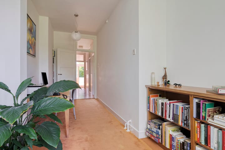 Photo 39 of Vijverlaan 47