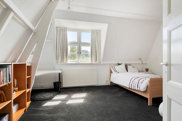 Photo 42 of Vijverlaan 47