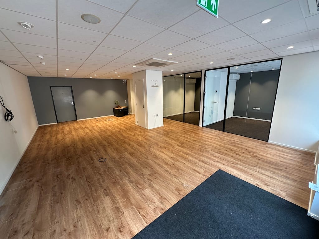 Bekijk foto 3 van Burg. Verwielstraat 19