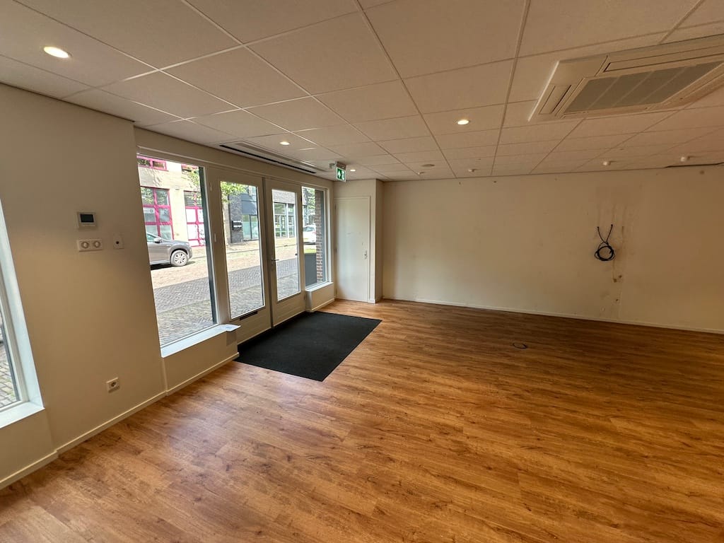 Bekijk foto 5 van Burg. Verwielstraat 19