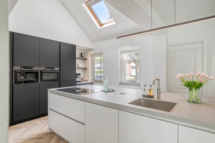 Foto 4 van Burgemeester van der Weidenlaan 60