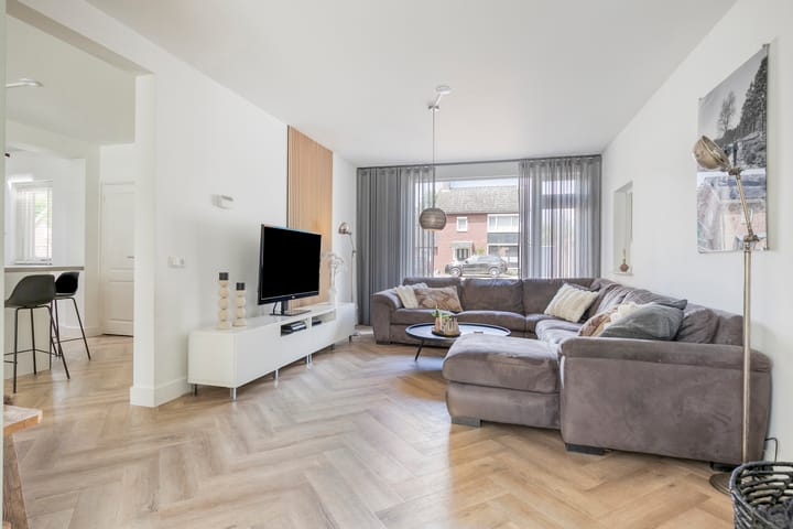 Foto 10 van Burgemeester van der Weidenlaan 60