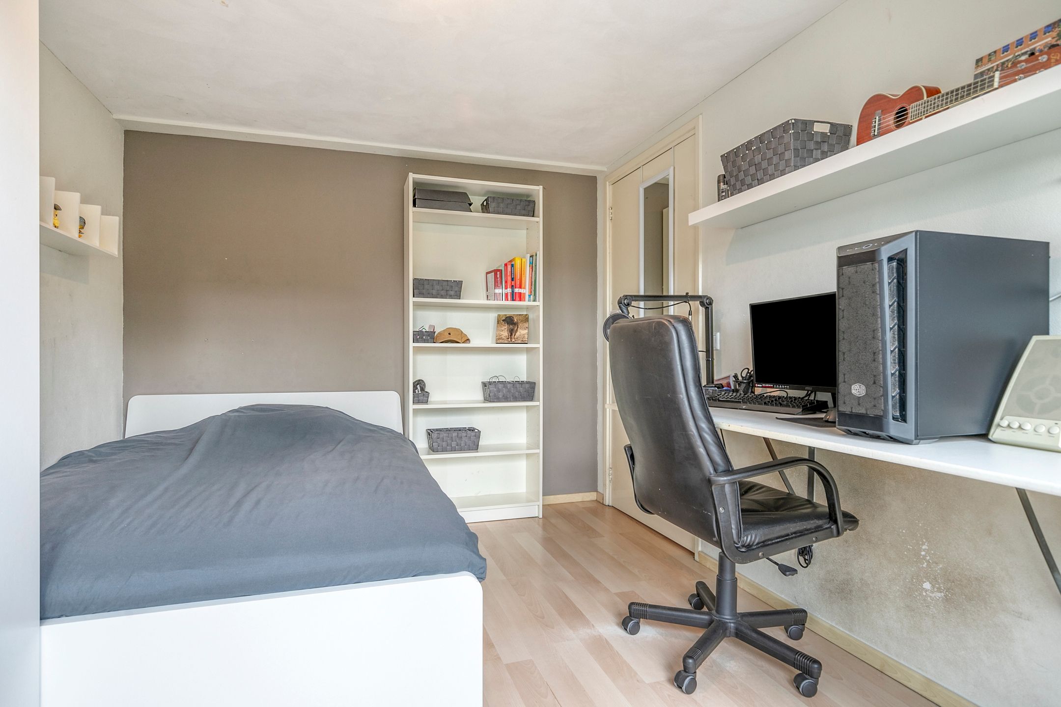 Foto 33 van Burgemeester van der Weidenlaan 60