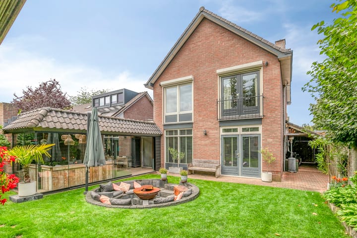 Foto 46 van Burgemeester van der Weidenlaan 60