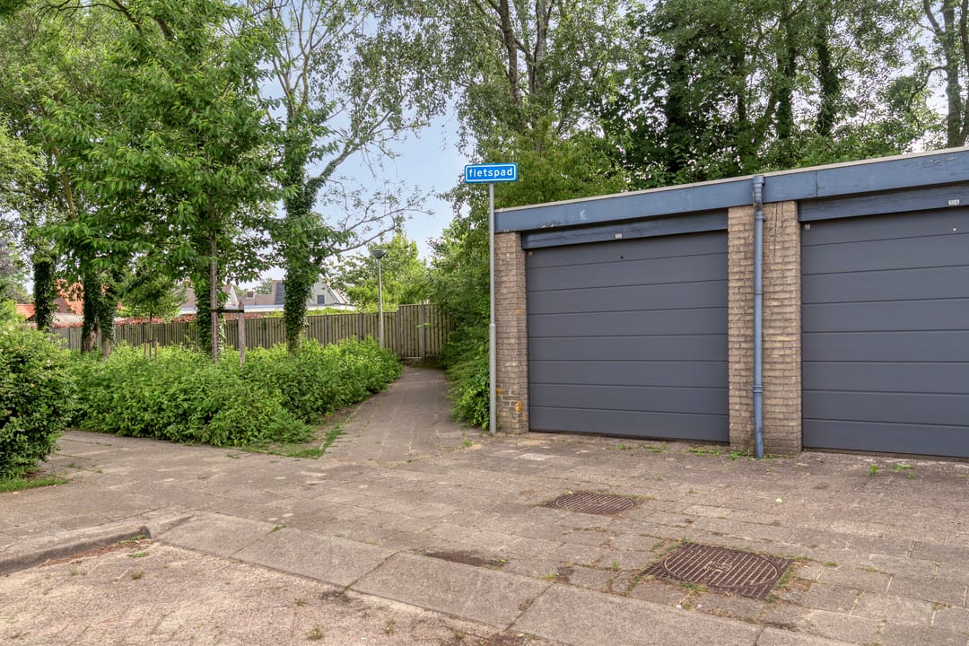 Photo 38 of Goedroenstraat 15