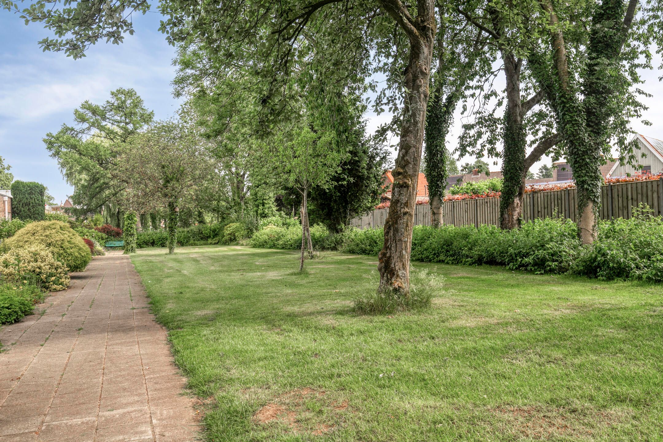 Photo 39 of Goedroenstraat 15