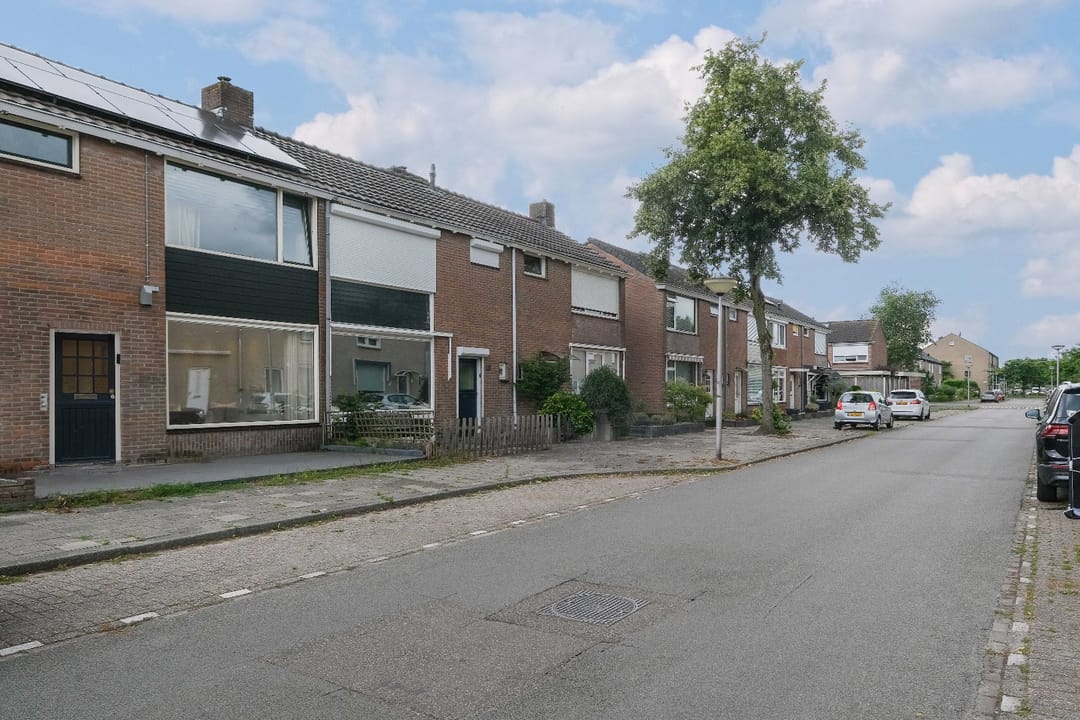 Photo 2 of James Rossstraat 19