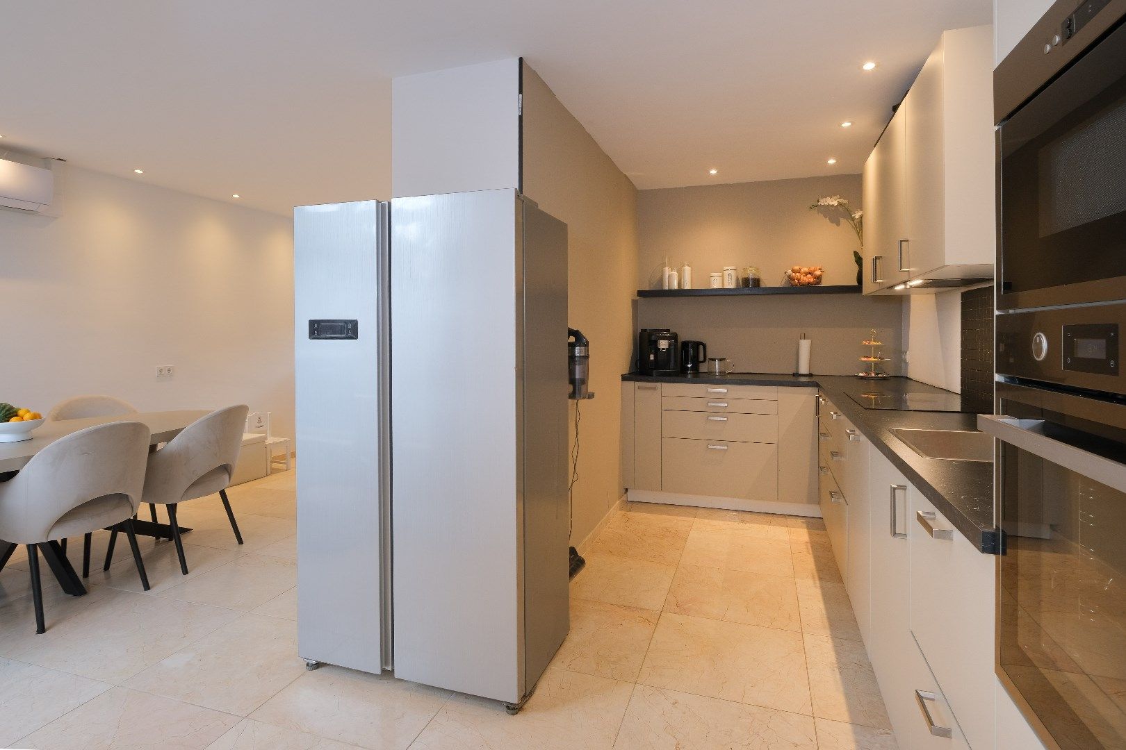 Photo 9 of James Rossstraat 19