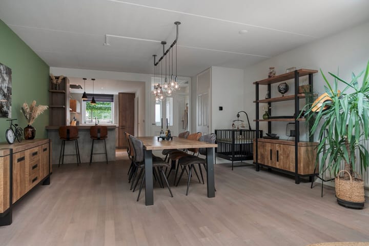 Foto 14 van Weegbree 26