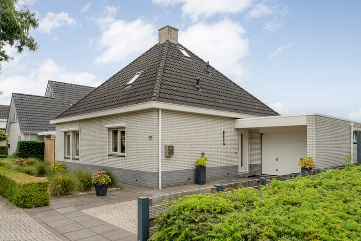 Photo 2 of Liguster 22