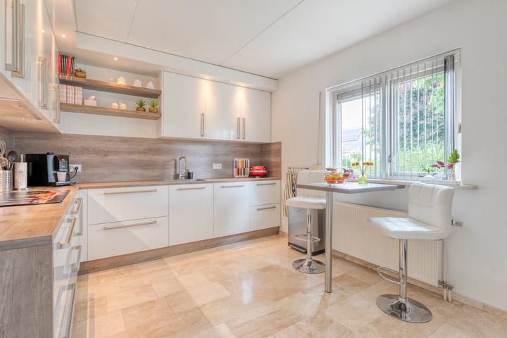 Photo 10 of Liguster 22