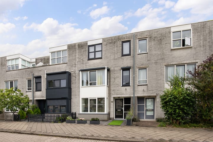 Foto 1 van Reina Prinsen Geerligsdreef 79