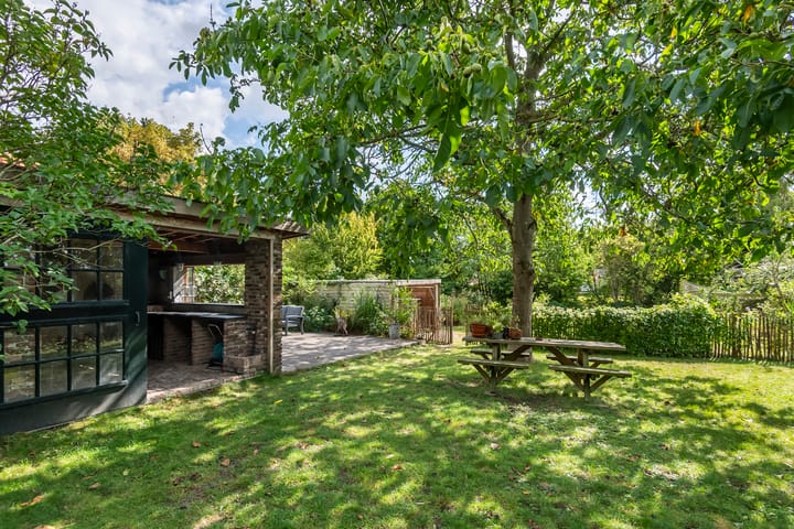 Foto 5 van Dorpsplein 8