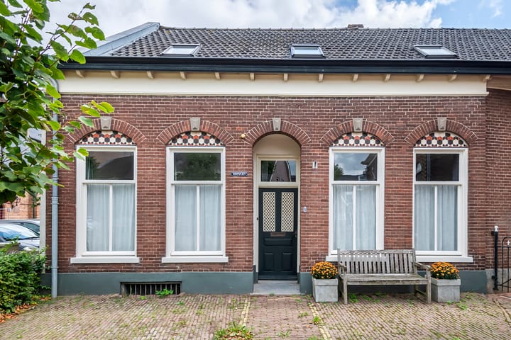 Photo 8 of Dorpsplein 8