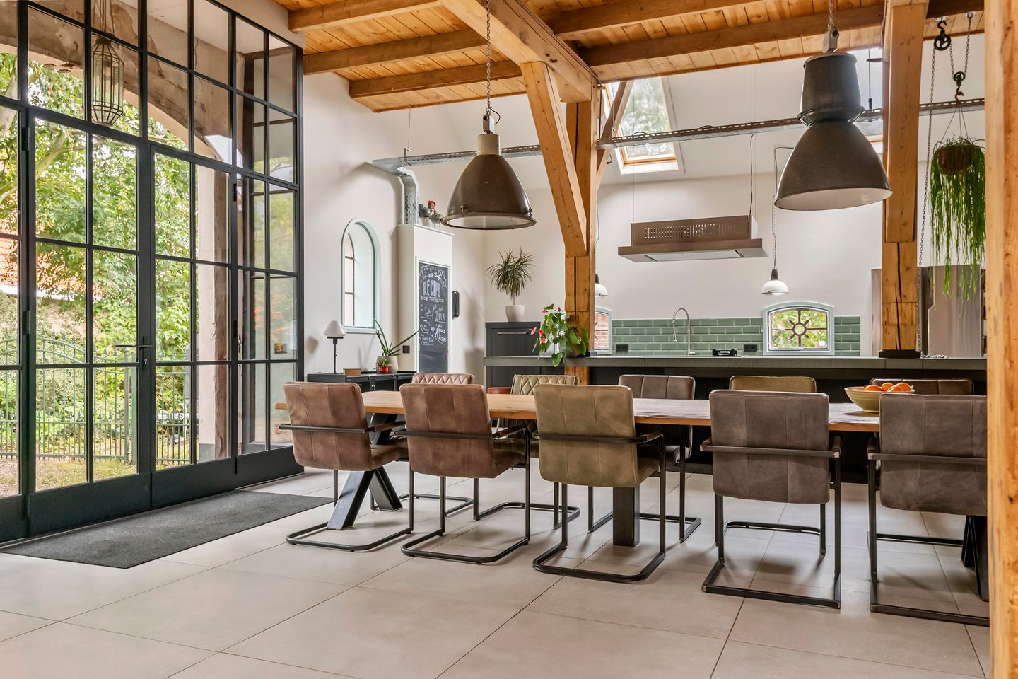 Foto 10 van Dorpsplein 8