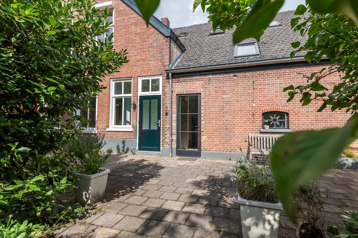 Photo 86 of Dorpsplein 8