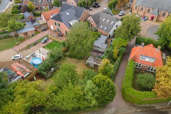 Photo 100 of Dorpsplein 8